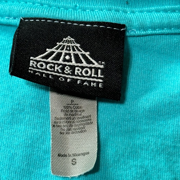 Rock ‘n’ roll Hall of Fame Short Sleeve T-shirt.  Size Small.  100% Cotton. - Picture 2 of 10